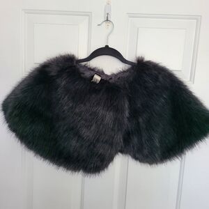 Black Faux Fur Shoulder Capelet - Women's Elegant Wrap